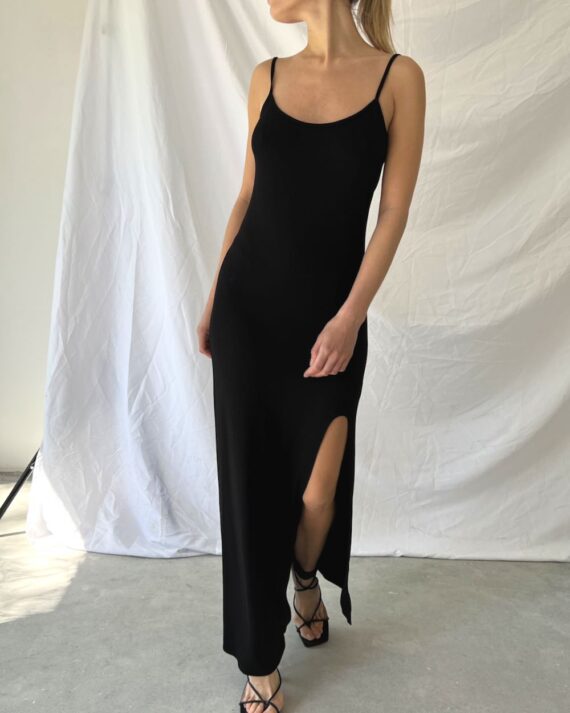 długa sukienka na ramiączkach czarna z wiskozy