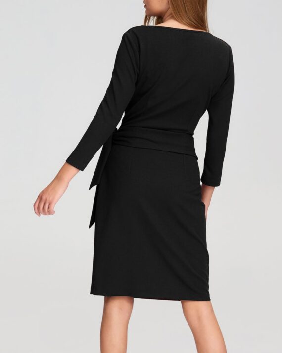elastyczna czarna sukienka z paskiem
